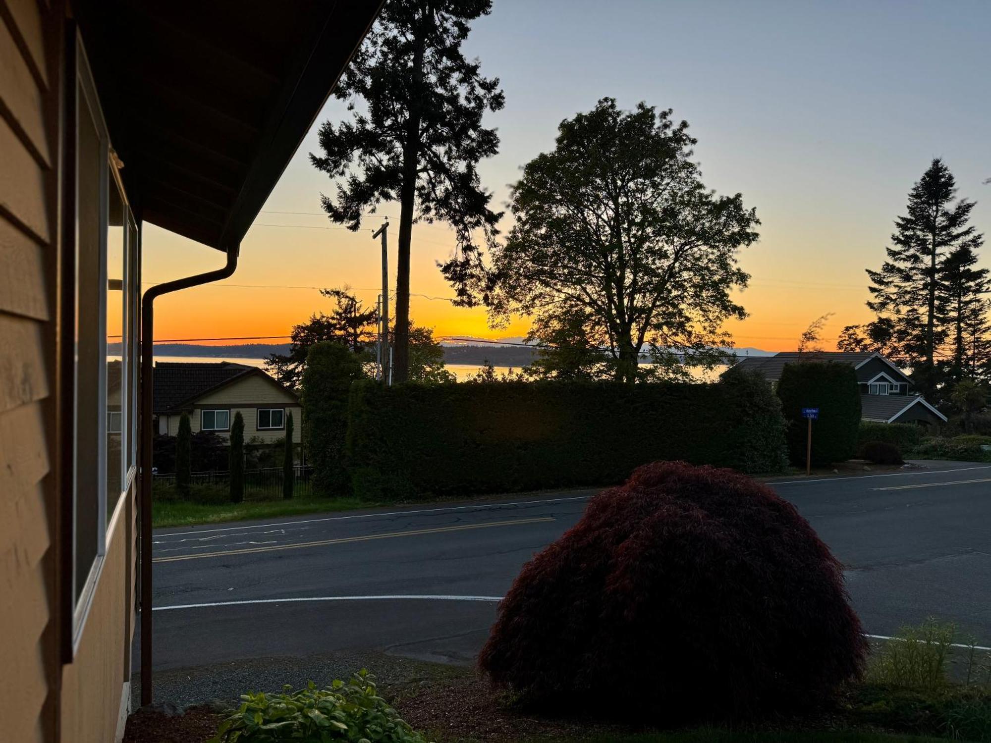 Besa Homestay Near Beach And Seatac Airport - Shared Bathroom With Max 2 Guests Des Moines Exterior photo